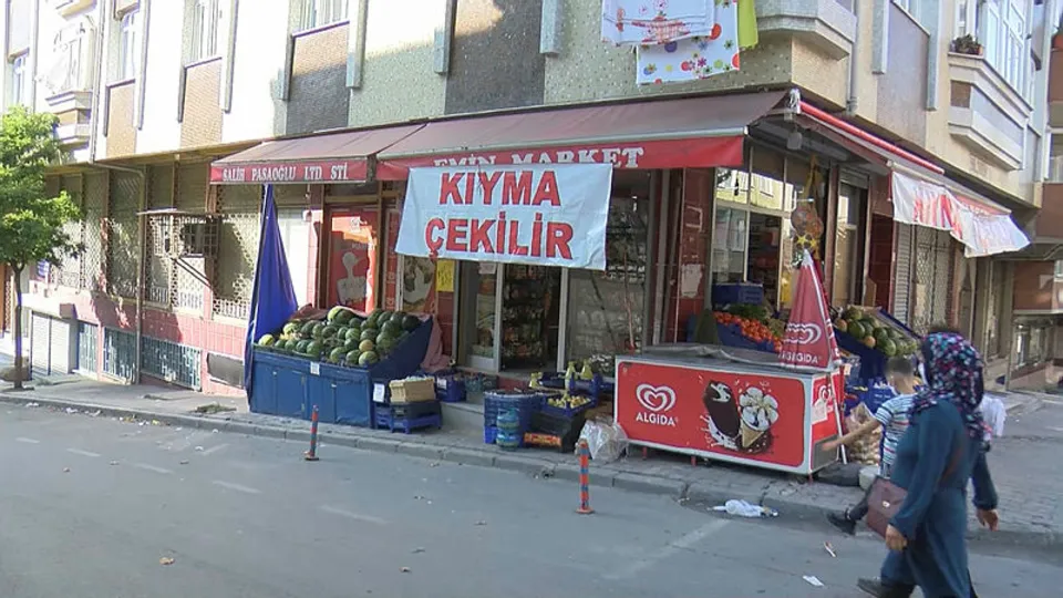 Kurban Bayramı öncesi kasaplar ve marketçiler arasında kıyma çekme kavgası