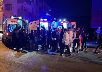 Yangın nedeniyle asansörde kalan 5 kişi dumandan etkilendi