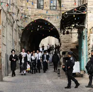 İsrail güçlerinin ardından Yahudi yerleşimciler Mescid-i Aksa’ya saldırdı