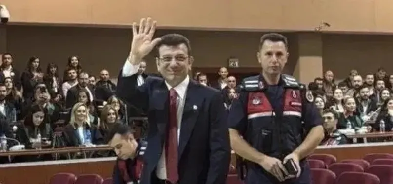 Ekrem İmamoğlu'ndan sahte diploma davasında mahkemeye çıkmama kararı! Hakim talimatı ile salona getirildi | Duruşma 8 Aralık'a ertelendi
