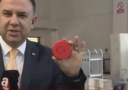 Depremzede gençlerden enkaz dinleme cihazı! Titreşim ölçümüyle enkaz altındakileri tespit etmek amaçlanıyor