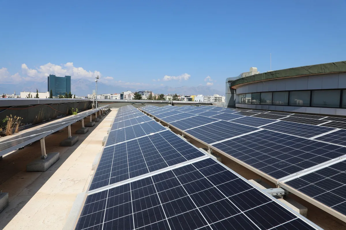 1792208536808.jpg Türkiye Yüzyılı'na yeşil enerji imzası: Ankara'dan Batman'a güneş ve rüzgar hasadı - 4