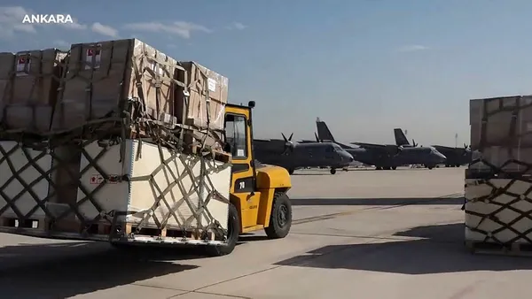 turkiyenin-gazzeye-yeni-yardimlari-misira-ulasti-afad-baskani-memis-en-fazla-insani-yardimi-ulastirmis-devleti-1698257152763.jpg Türkiye’nin Gazze'ye yeni yardımları Mısır'a ulaştı | AFAD Başkanı Memiş: En fazla insani yardımı ulaştırmış devletiz - 8