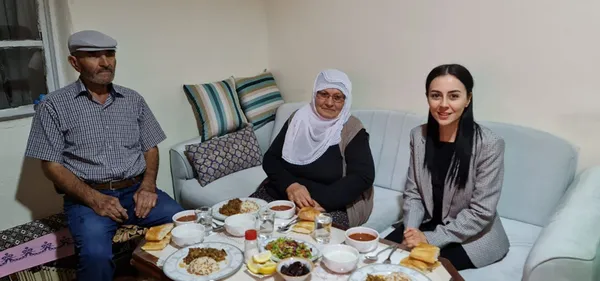 1651206247345.jpg Rüveyda Kahraman Kayseri'nin Sarıoğlan ilçesinde gönülleri fethetti! Hem kaymakam hem evimizin kızı - 4