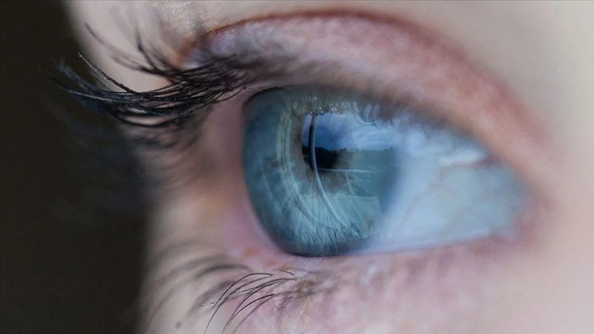 Kontakt lensle yüzmek enfeksiyon riskini artırıyor!