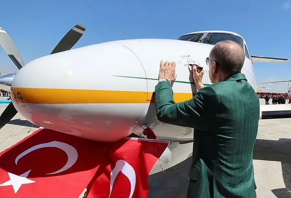 yangin-sondurme-ucagi-teslim-toreni-baskan-recep-tayyip-erdogan-da-katildi-1683114328051.jpeg Yangın söndürme uçağı teslim töreni! Başkan Recep Tayyip Erdoğan da katıldı - 3