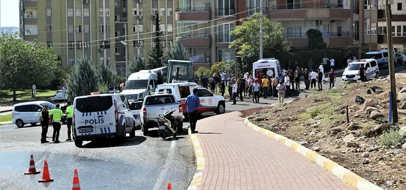 Şanlıurfa’da feci kaza! Öğrenci servisi ile iş makinesi çarpıştı