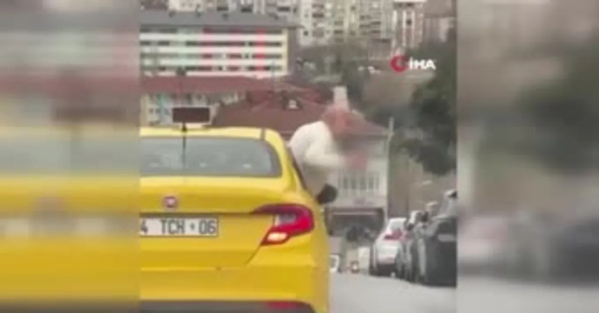 İstanbul’da şoke eden görüntü: Taksinin camından sarktı, alkol aldı ve dans etti