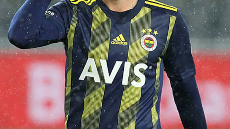 Fenerbahçe'nin yıldızına sürpriz talip!