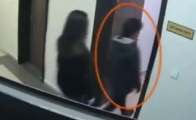 İstanbul Emniyet Müdürlüğü çıplak arama iddiasını görüntülerle yalanladı