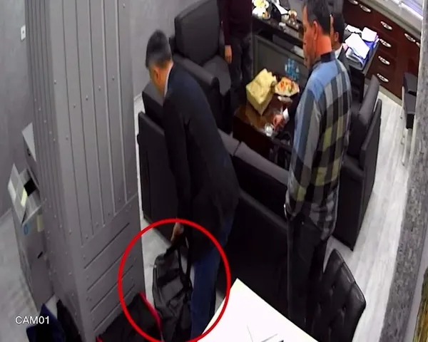 1711106932752.jpg Paradan kulelerde İmamoğlu imzası! Yeni görüntülerde müdürü Tuncay Yılmaz paraların içinde! Yerde sürüklenerek taşınan ikinci valiz... - 2