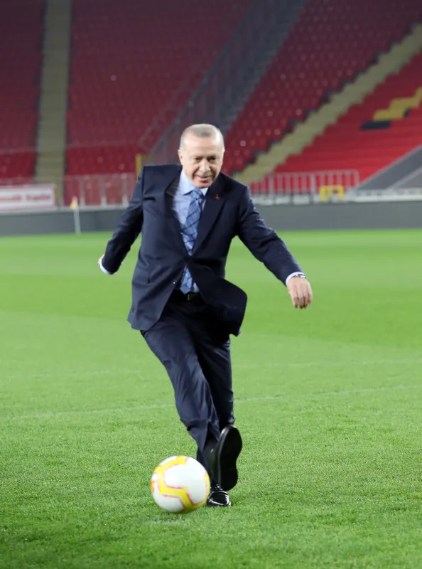 baskan-recep-tayyip-erdogan-sosyal-medyadan-paylasti-durmak-yok-gollere-devam-1614024459025.jpg Başkan Recep Tayyip Erdoğan sosyal medyadan paylaştı: Durmak yok gollere devam! - 2