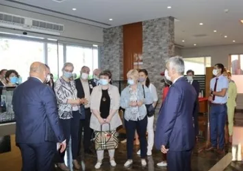 Rus heyet Antalya'da turizm tesislerini inceliyor