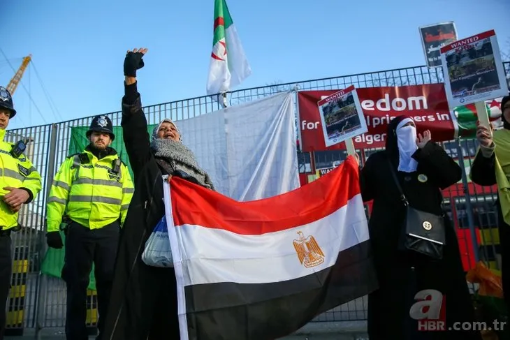 İngiltere'ye giden Sisi, protestolarla karşılandı