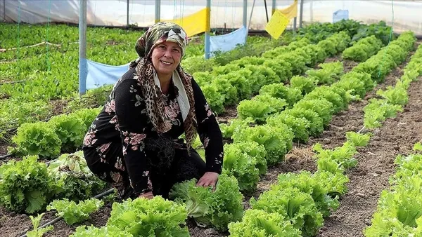 kadin-ciftcilere-10-milyar-tllik-destek-1665735358004.jpg Kadın çiftçilere 10 milyar TL'lik destek - 3