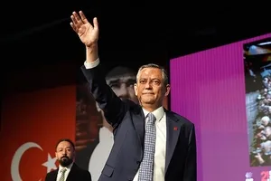 CHPde tasfiye operasyonu sürüyor