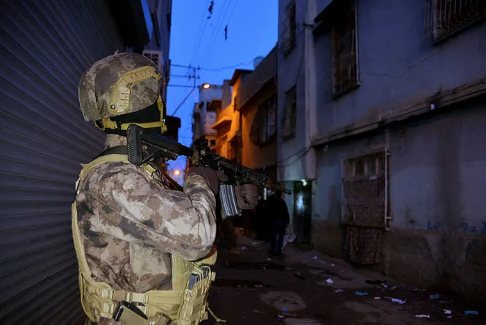 Son dakika: DEAŞ’ın sözde dış güvenlik sorumlusu Adana’da tutuklandı