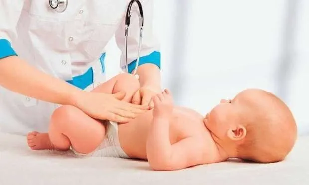 Bebeğinizin göbek bağına dokunmaktan korkmayın!
