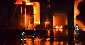 Antalya’da soğuk hava deposunda yangın