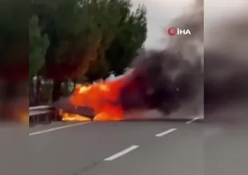 Edirne'de seyir halindeki otomobil alev alev yandı