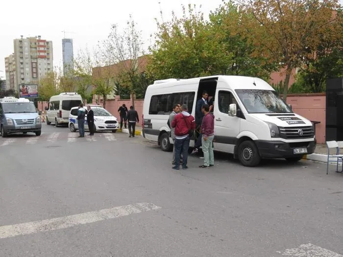 Ümraniye'de ilkokul önünde silahlı saldırı dehşeti - 2