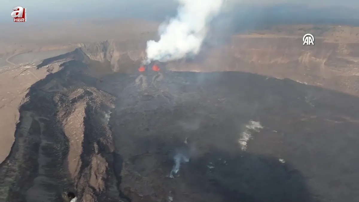 Hawaii'deki Kilauea Yanardağı'ndaki hareketlilik havadan görüntülendi