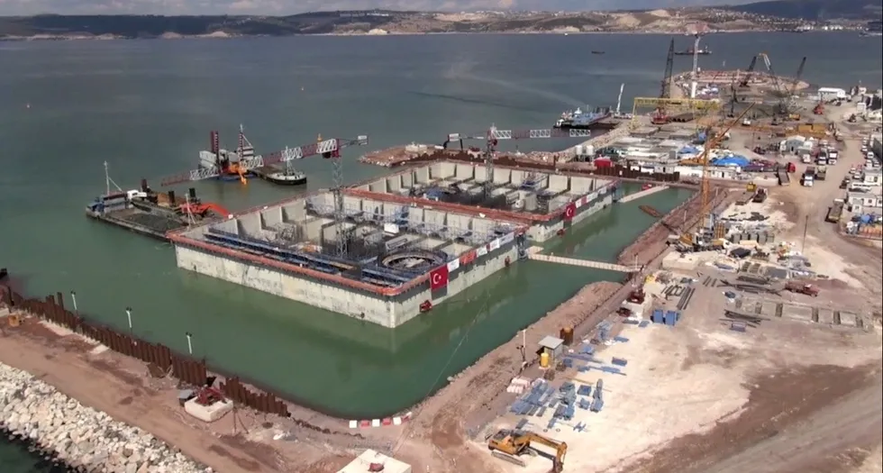 Körfezin 40 metre altında mühendislik operasyonu: 5 katlı bina büyüklüğündeki kesonlar Osmangazi'ye temel oldu! - 6