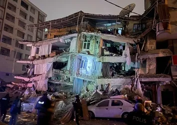 Başkan Erdoğan'ın talimatıyla devletin tüm imkanları deprem bölgesi için seferber edildi! Cimer'de "deprem acil" başlığı