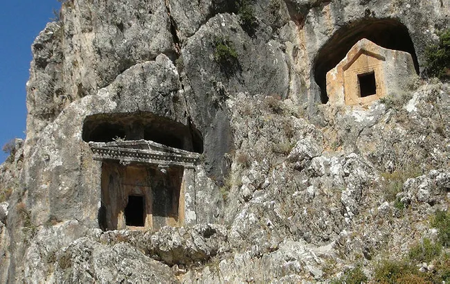 Gizemli kent Thera’da tiyatro gün yüzüne çıktı