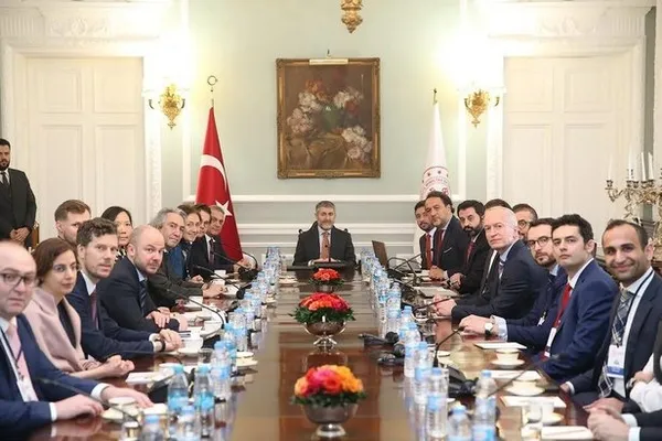 Kemal Kılıçdaroğlu Londra'daki fon yöneticilerine "Bakan Nebati ile görüşmeyin" diyerek Türkiye'nin önünü kesmeye çalıştı! İşte masa farkı - 4