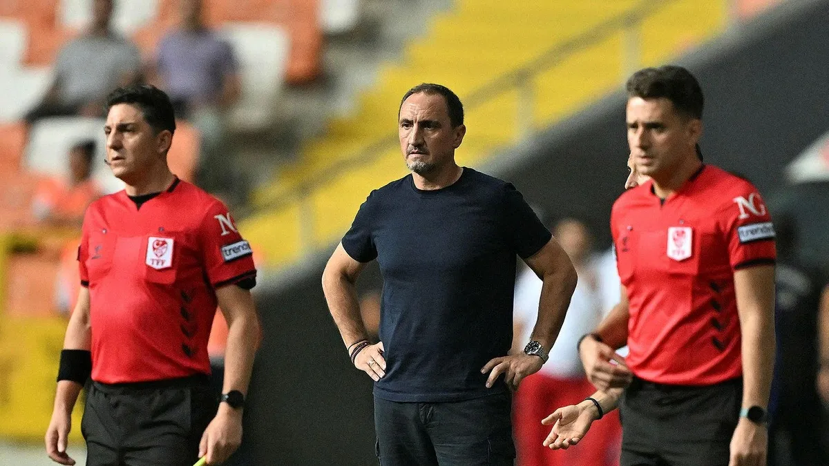 Adana Demirspor Michael Valkanis'le yolları ayırdı