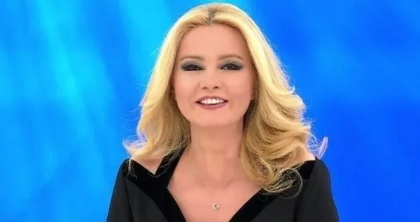 canli-yayinda-surpriz-dogum-gunu-kutlamasi-muge-anli-kac-yasina-girdi-muge-anli-kac-yasinda-nereli-1639727630686.jpg Canlı yayında sürpriz doğum günü kutlaması! Müge Anlı kaç yaşına girdi? Müge Anlı kaç yaşında, nereli? - 1