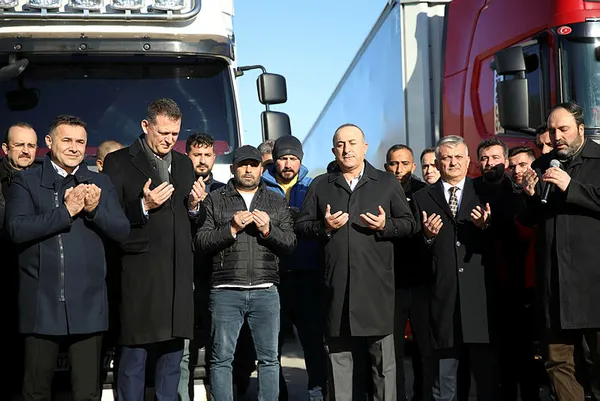 Dışişleri Bakanı Mevlüt Çavuşoğlu Antalya’da deprem felaketiyle ilgili önemli açıklamalar