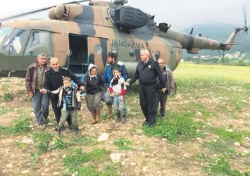 Birbirlerine sarılı halde bulundular