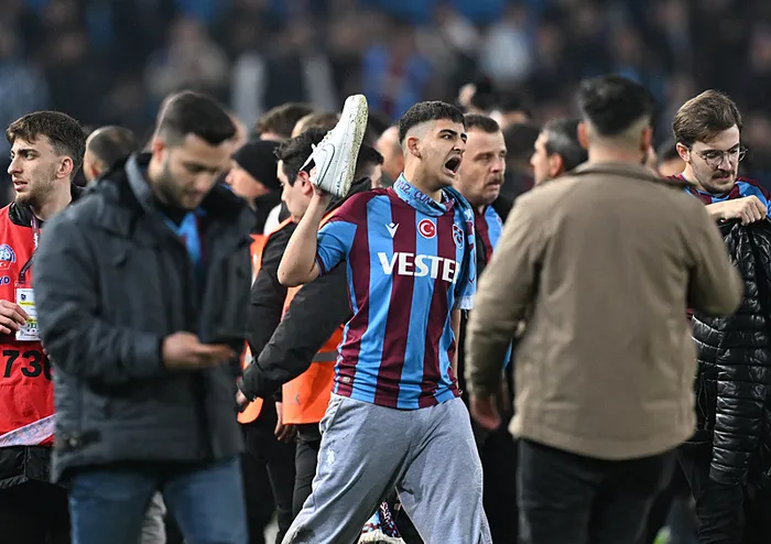Olaylı Trabzonspor-Fenerbahçe derbisi | Adalet Bakanı Tunç: 12 kişi gözaltında - 3