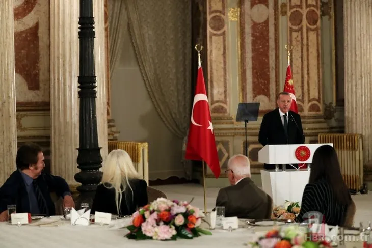 Başkan Erdoğan sanatçı ve sporcularla iftarda bir araya geldi