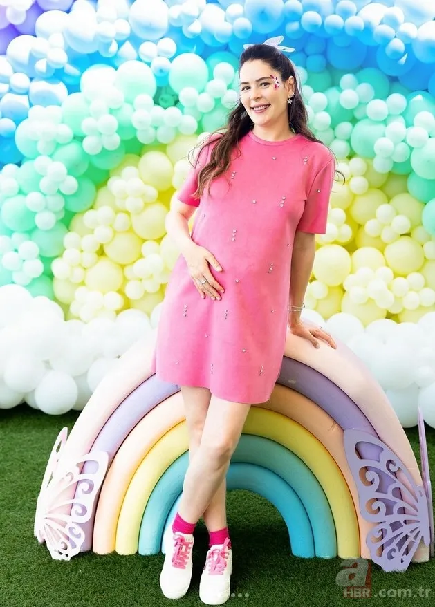 Yıldız Çağrı Atiksoy'un eşi Berk Oktay minik kızıyla paylaştı! Beğeni yağdı 4