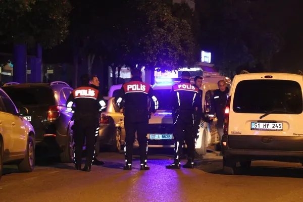 1674193928936.jpg Antalya’da evladı annesini bıçakladı! Yaralı kadını sığındığı markette polis kurtardı - 4