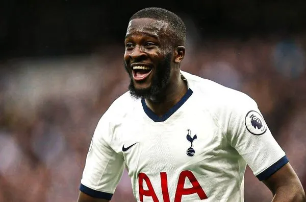galatasaraydan-iki-transfer-birden-davinson-sanchez-ve-tanguy-ndombele-istanbula-geliyor-1693831416080.jpg