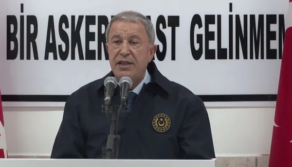 Son dakika: Danimarka’da çirkin provokasyon! Milli Savunma Bakanı Hulusi Akar Kur’an ve Türk Bayrağı’na saldırıya tepki gösterdi