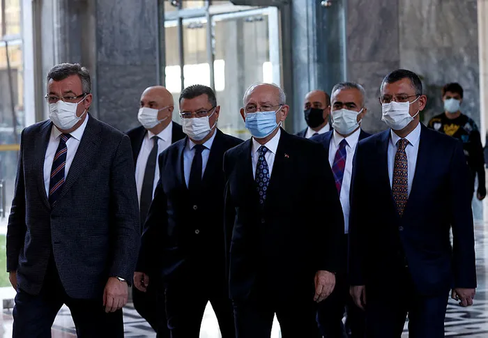 DSP Genel Başkanı Önder Aksakal’dan Kemal Kılıçdaroğlu’na helalleşme tepkisi: Özür dile! Kapıya kilit vur