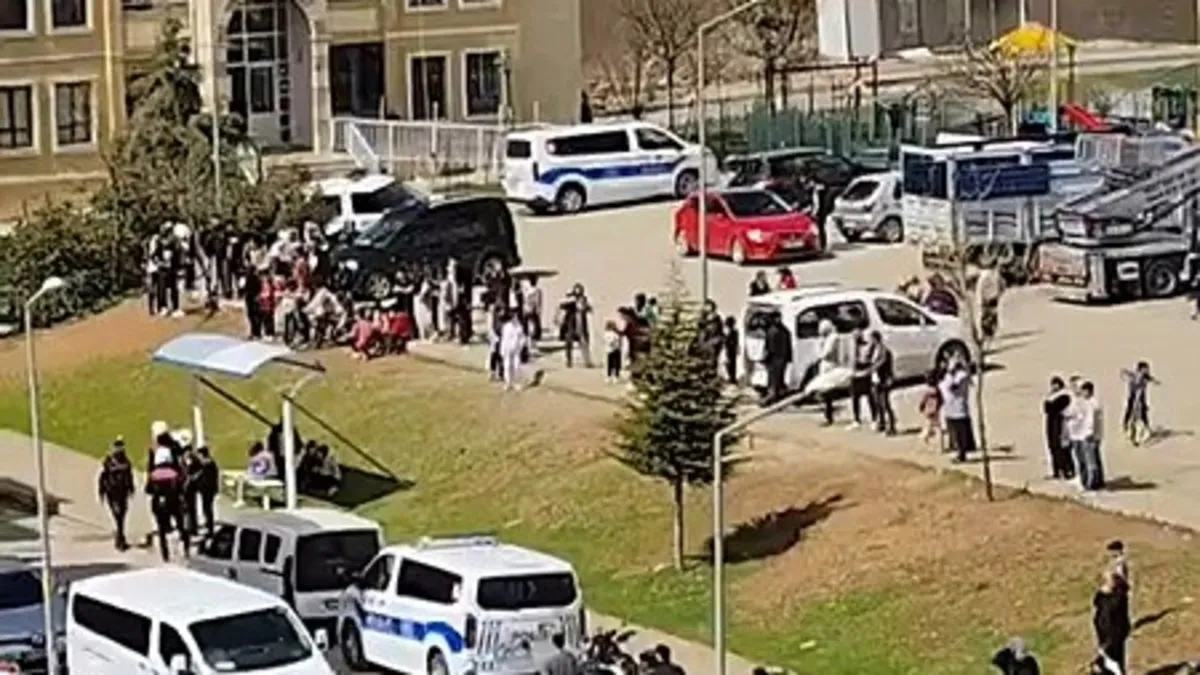 Siirt'te tekmeli yumruklu kavga: Yüksek aidat tartışması