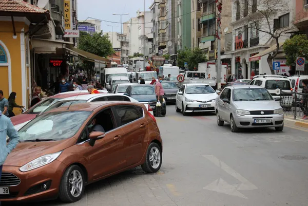 Son dakika: 17 günlük tam kapanma başladı! Tam kapanmada nereler açık olacak? Tam kapanmada kimler muaf? Tam kapanma ne zaman bitecek?