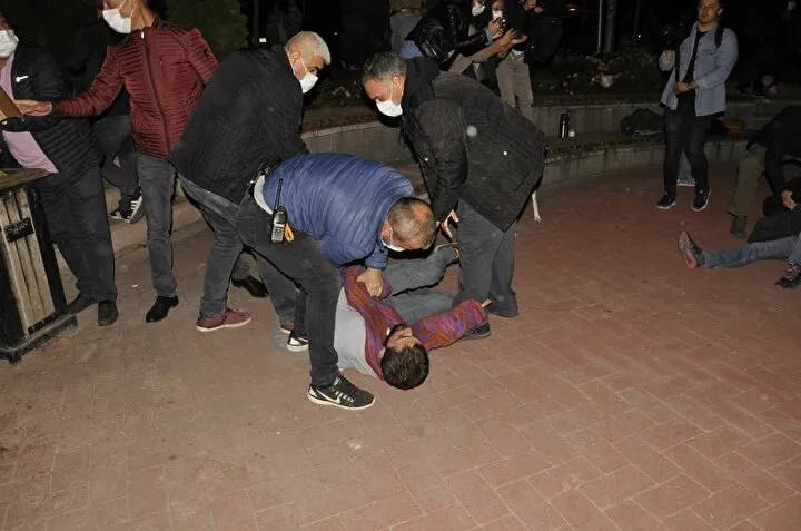 Eskişehir'de yurt provokasyonu! Gözaltına alınan gençler 'alçak devlet' diye slogan attılar - 6