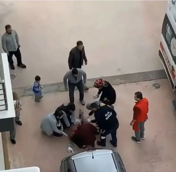 elazigda-7-kattan-dusen-cocuk-yasamini-yitirdi-1682604057973.jpg Elazığ’da 7. kattan düşen çocuk yaşamını yitirdi - 1