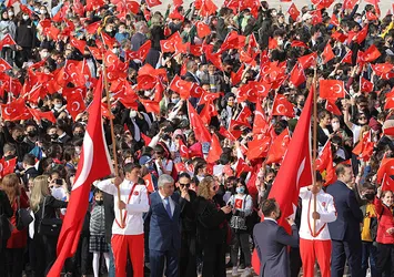 Spor camiasından "23 Nisan" mesajları