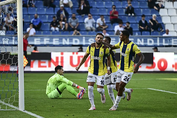 Fenerbahçe deplasmanda Kasımpaşa’yı mağlup etti