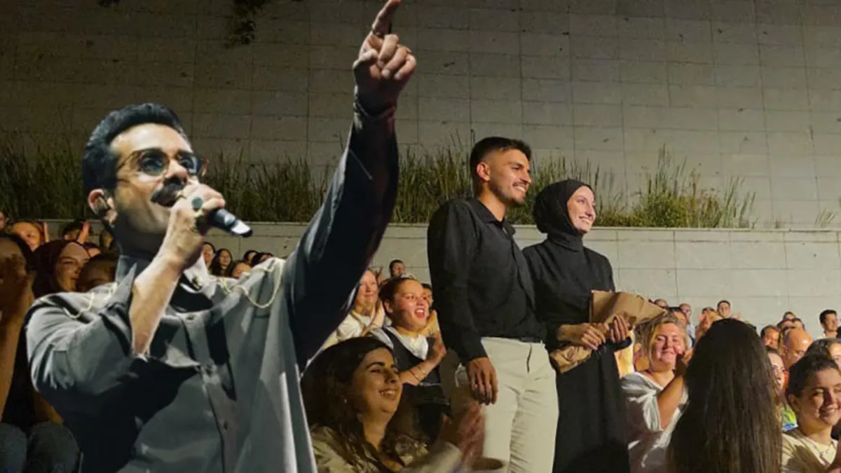 Gökhan Türkmen’in konserinde romantik anlar: "Biz de şaşırdık"