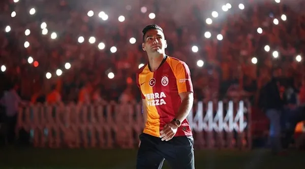 1617052196872.jpg Galatasaray'da Radamel Falcao ile yollar ayrılıyor! İşte Kolombiyalı yıldızın yeni takımı - 3
