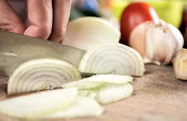 yemeklerinize-koymadan-once-dikkat-1-dilimi-bile-zehirleyebilir-buzdolabinda-saklamak-bile-1679650067933.jpg Yemeklerinize koymadan önce dikkat! 1 dilimi bile zehirleyebilir! Buzdolabında saklamak bile... - 6